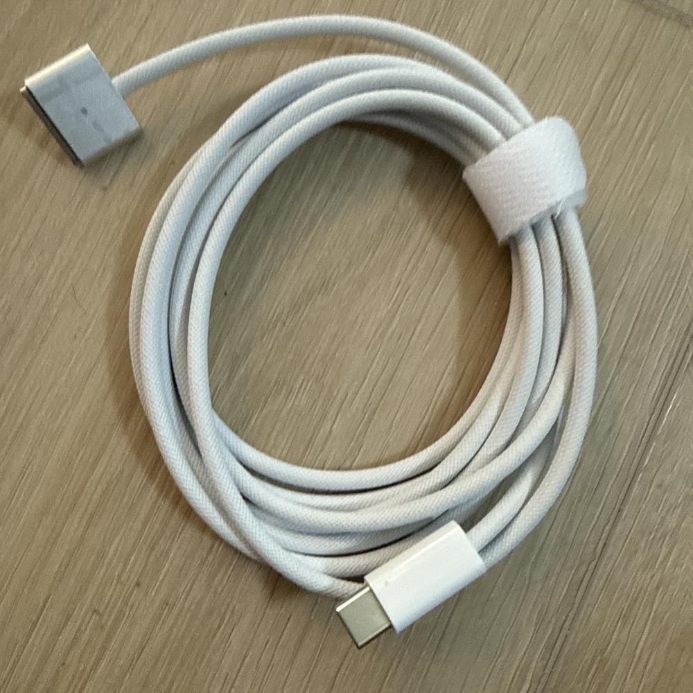 Genuine OEM Apple USB-C type c to MagSafe 3 Cable  2 M- MLYV3AM/A SPACE GRAY